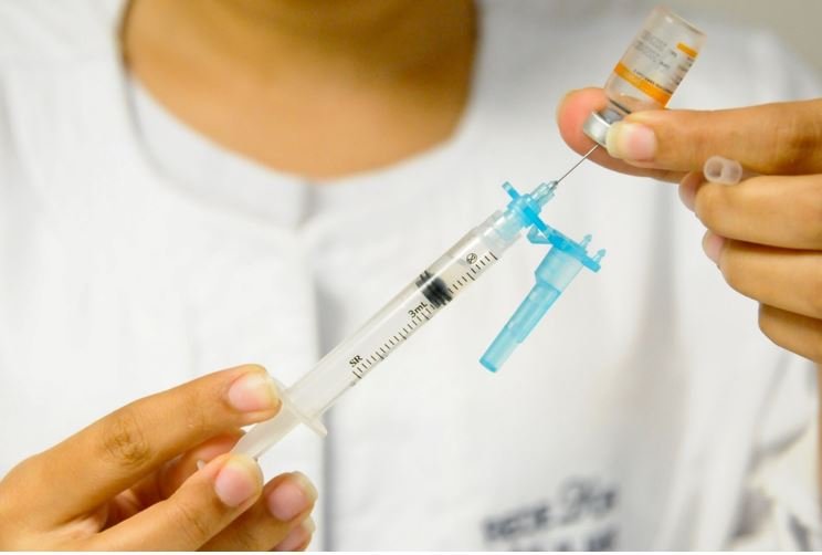Sábado (23) terá vacinação contra gripe, dengue, covid-19 e outras doenças  - Tribuna Livre Brasil