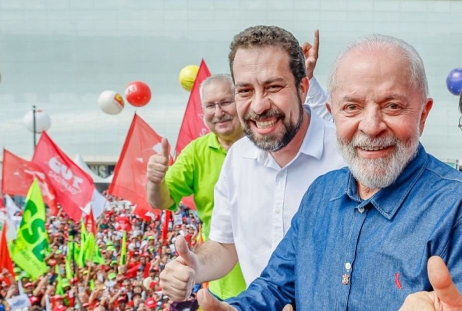 Ministério Público pede multa a Lula por pedir votos para Boulos