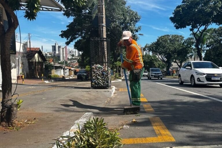 Prefeitura estima varrição de 130 mil km de ruas de Goiânia por mês pela Comurg