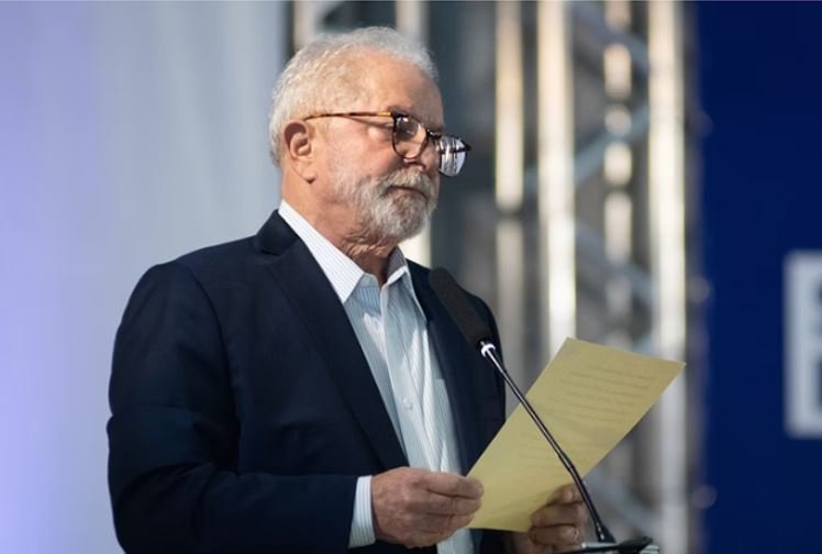 Lula sobe tom sobre greve em universidades: “Espero compreensão”