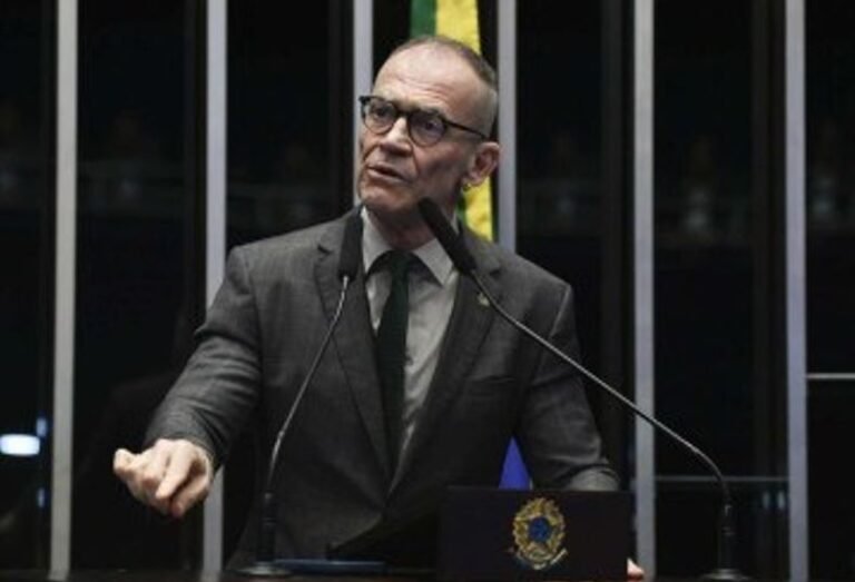 Fabiano Contarato é eleito o melhor senador do Brasil em 2024