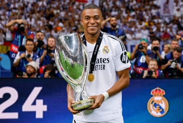 Em 1ª entrevista, Mbappé quebra silêncio sobre fase no Real Madrid, nega depressão e rebate acusação de estupro na Suécia