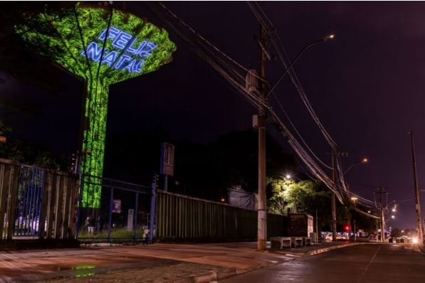 Caixa d’água de Ceilândia ganha projeção especial para o Natal