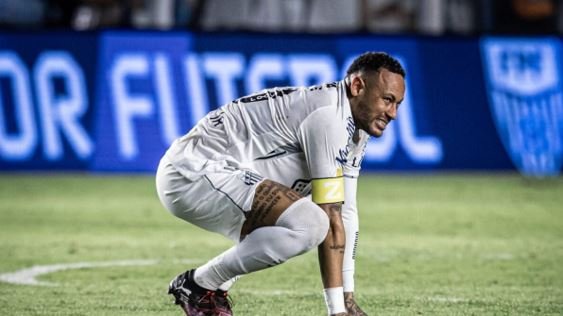 ‘Herdeiro de Pelé’ x ‘muito ruído e pouco futebol’: Imprensa internacional repercute reestreia de Neymar no Santos