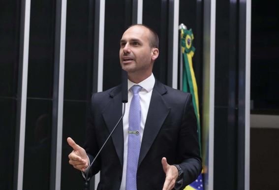 PL prioriza indicação de Eduardo Bolsonaro para comissão após pedido do PT ao STF