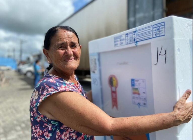 Equatorial Goiás: Mutirão Pelo Cliente Todo Dia sorteia a troca de 70 geladeiras para cidades do Entorno