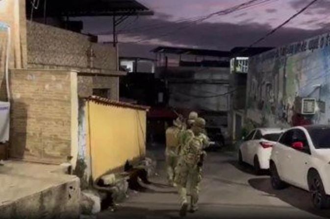 Operação do Bope mata chefe do tráfico escondido em bunker e deixa feridos