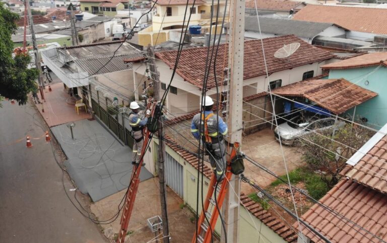 Desligamentos programados aceleram recuperação da rede elétrica em Goiás