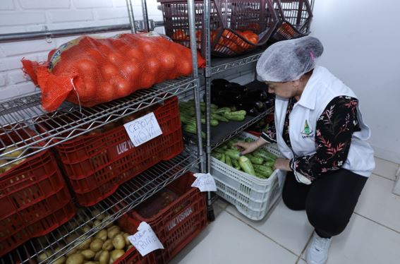 Força-tarefa da Vigilância Sanitária reforça segurança alimentar em bares e restaurantes