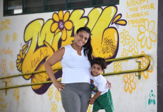 Cerca de 20 mulheres participam do curso Nasce uma Estrela na Praça dos Direitos, em Ceilândia