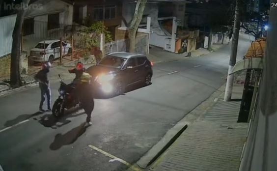 Criminosos são flagrados fazendo arrastão em 3 min na Grande SP