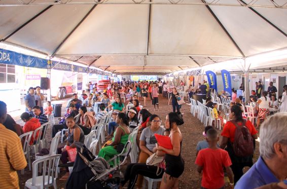 Comunidade de Santa Luzia, na Estrutural, recebe serviços do GDF Mais Perto do Cidadão