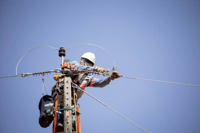 Desligamentos programados aceleram recuperação da rede elétrica em Goiás