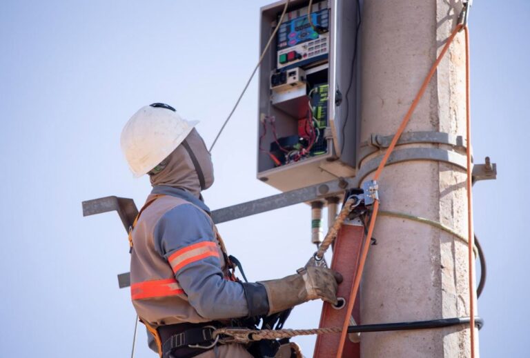 Desligamentos programados aceleram recuperação da rede elétrica em Goiás