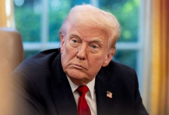 Trump assina medida que impede Califórnia de proibir venda de carros movidos a gasolina