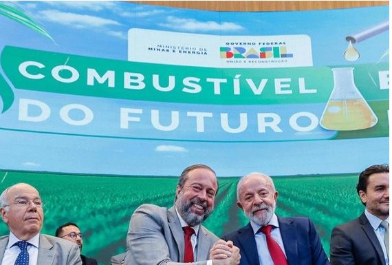 Lula defende biocombustíveis e critica "radicalismos de direita e esquerda"
