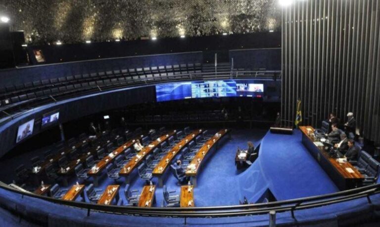 Projeto que amplia número de deputados é "imoral e inoportuno", diz MCCE
