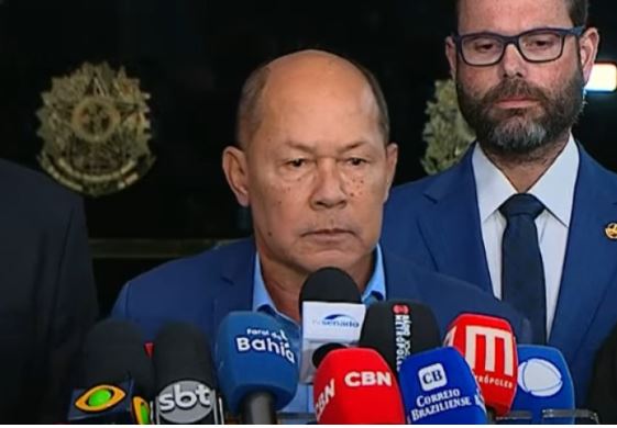 Vice-líder do PL apela às Forças Armadas e cita 1964 após tornozeleira em Bolsonaro