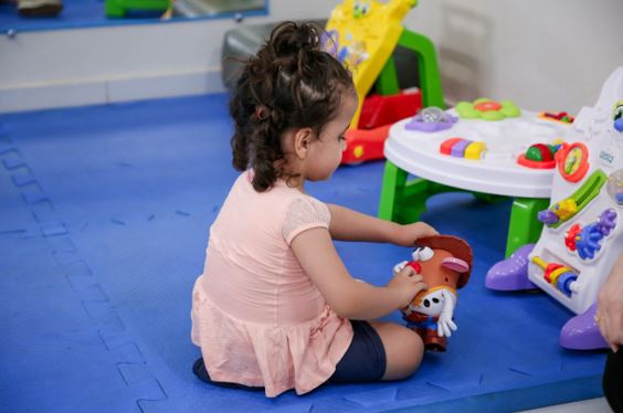 Doença mão-pé-boca: Pais devem redobrar atenção no ambiente escolar