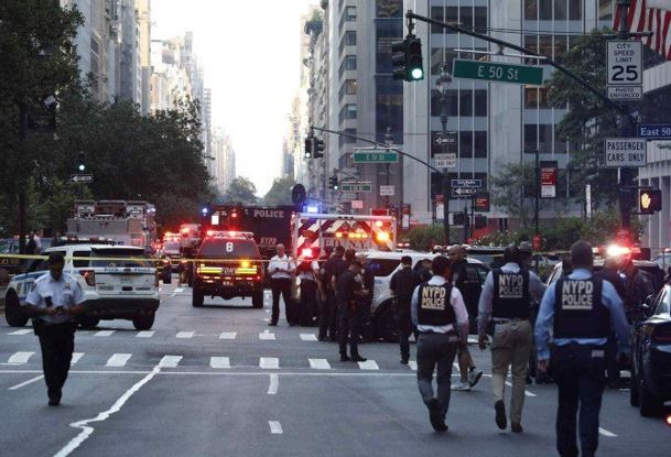 Homem com fuzil abre fogo em NY; polícia diz que "neutralizou" atirador