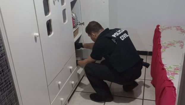 Policia prende padrasto que guardava imagens íntimas da enteada em Goiás