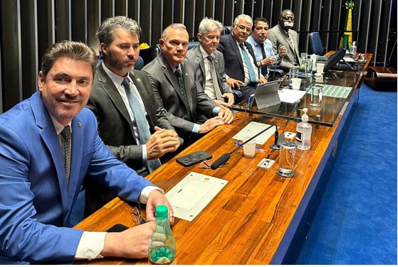 Oposição no Senado se recusa a participar de reunião com presença de governistas e pede a Alcolumbre encontro separado