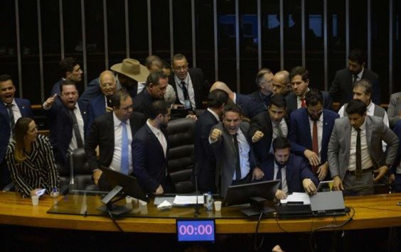 Corregedoria da Câmara decidirá sobre punições a deputados até quarta (13)