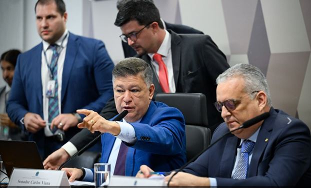 Em depoimento fechado, delegado falou durante cinco horas na CPMI do INSS