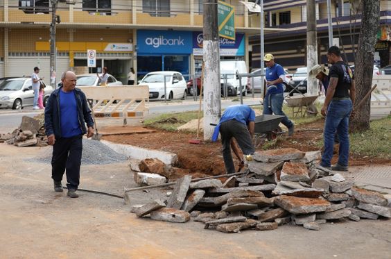 Riacho Fundo ganhou três quilômetros de novas calçadas em 2025