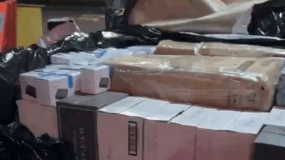 Carga com mais de 500 produtos eletrônicos sem nota fiscal é apreendida na BR-153, em Itumbiara