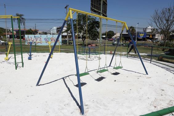 Reforma em 14 parquinhos públicos de Samambaia promove lazer e segurança para as crianças