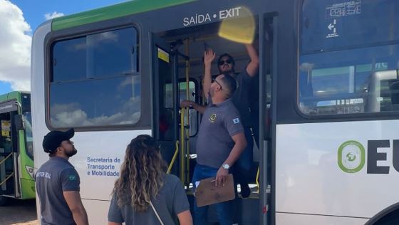 Operação fiscaliza transporte público do DF com foco na acessibilidade dos ônibus