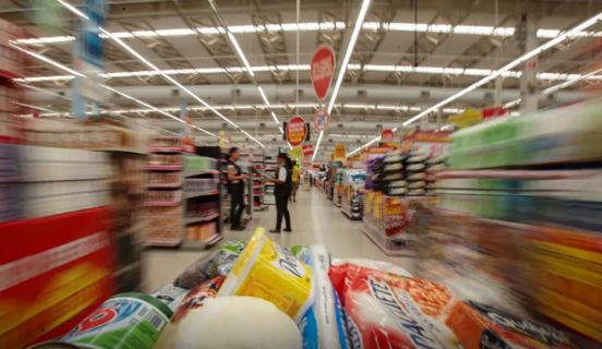 Apesar dos juros, consumo das famílias foi motor da economia no 2º tri