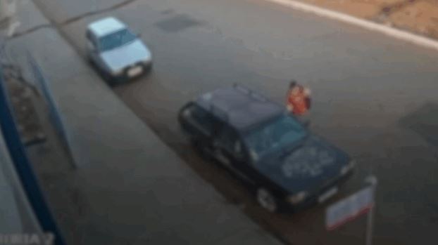 Mulher é suspeita de riscar carro de colega de trabalho por vingança, em Anápolis