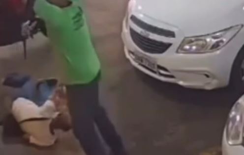 Idoso é agredido na porta de supermercado em Mineiros