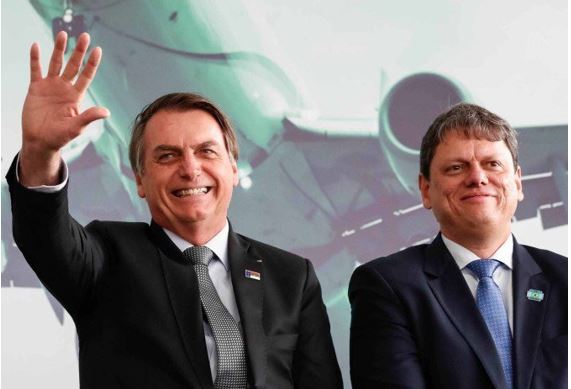 Tarcísio diz que não tratará de anistia durante visita a Bolsonaro