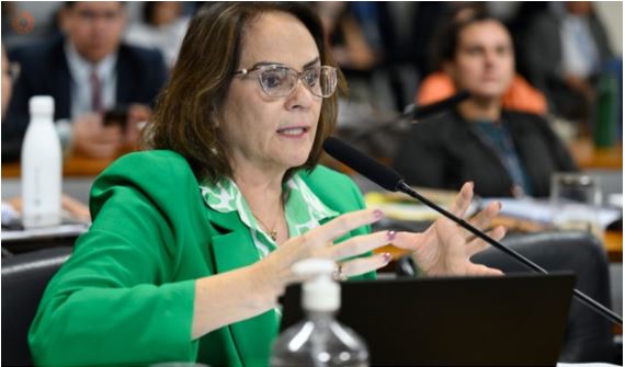 Moraes autoriza Damares a visitar Bolsonaro 