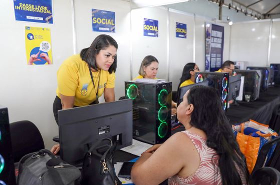Carreta da Inclusão leva serviços do GDF a pessoas com deficiência em Sobradinho