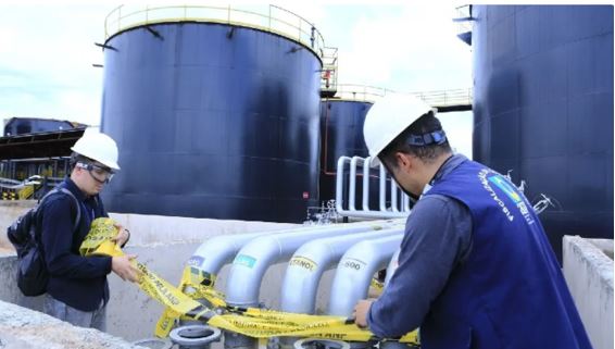 Distribuidora de combustíveis é interditada por uso de dutos clandestinos em Senador Canedo