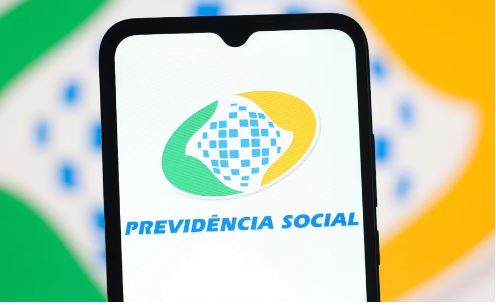 INSS: Lula sanciona lei que proíbe desconto automático em benefícios