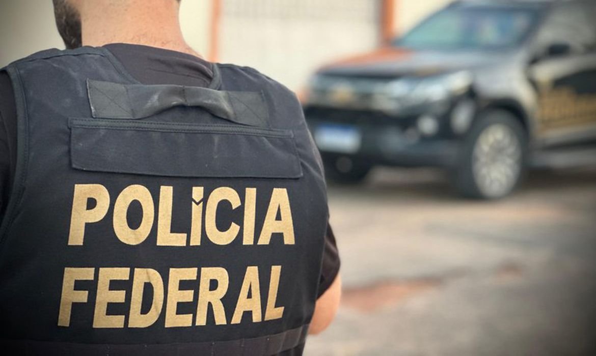 PF investiga incêndio na UFPE, e reitor estima prejuízo em R$ 100 milhões