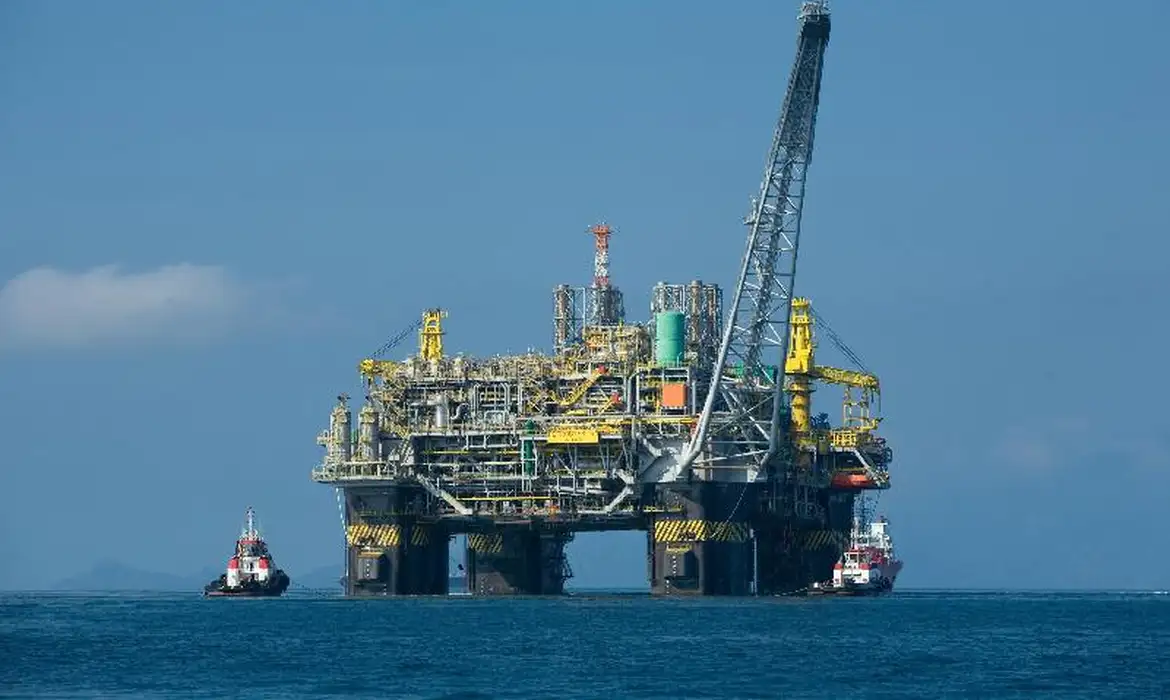 FUP cobra agilidade da Petrobras com fim da escala 6×1 e igualdade para terceirizados