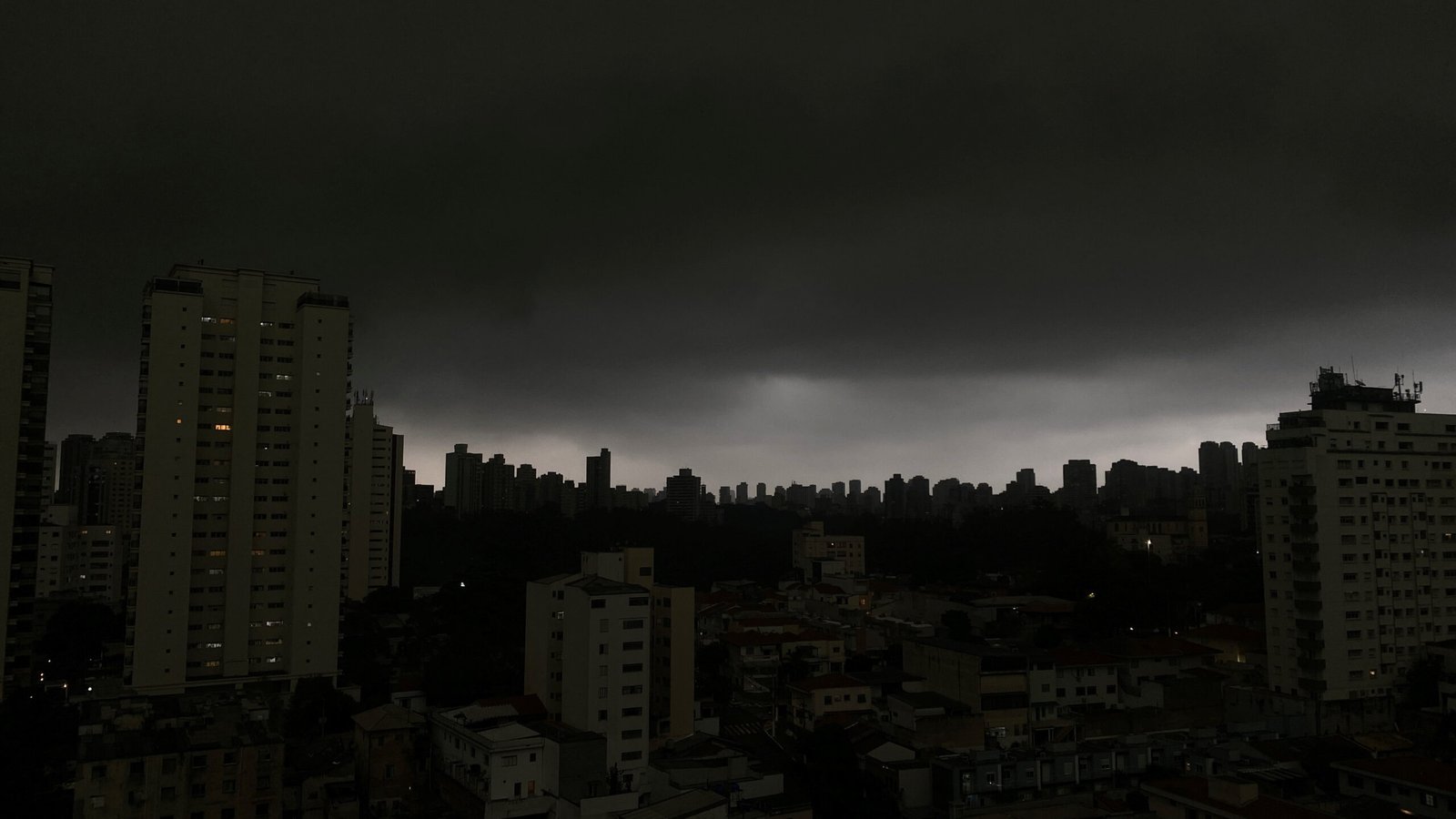 Ciclone extratropical aumenta risco de temporais e granizo no centro-sul do Brasil
