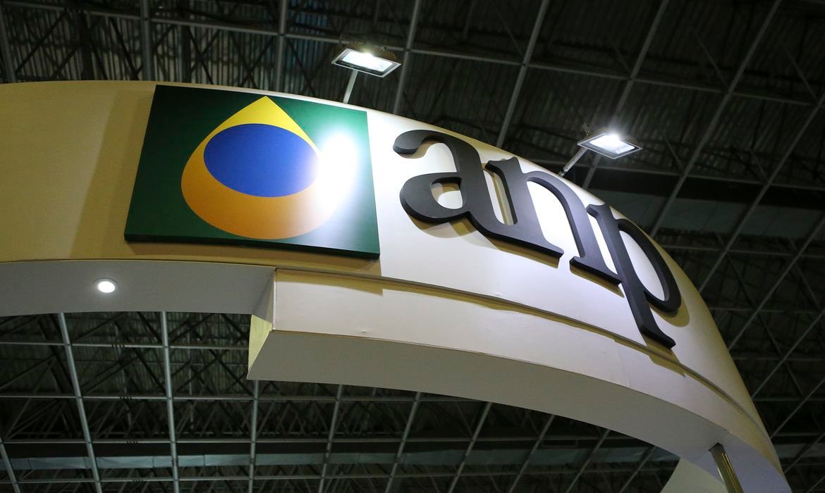 Produção de petróleo e gás no Brasil volta a bater recorde em setembro, revela ANP