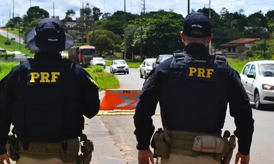 Chuvas bloqueiam três trechos de rodovias no Paraná durante segundo turno das eleições, diz PRF