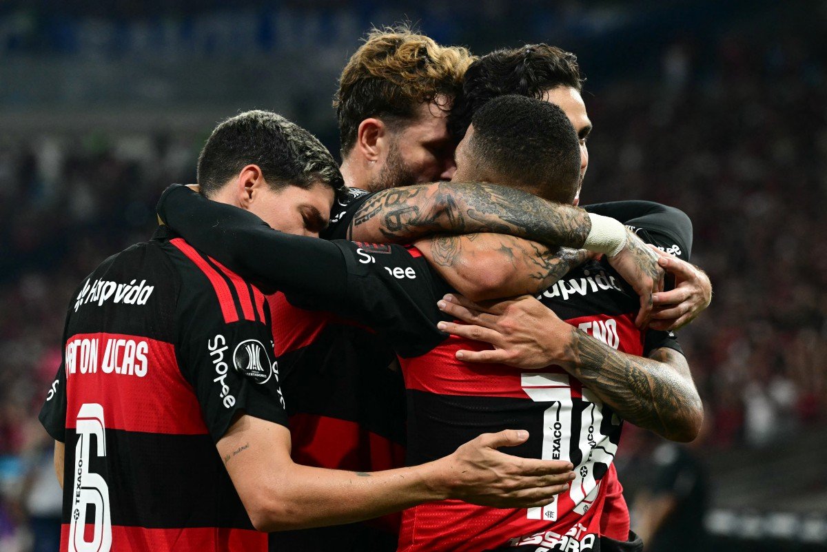 Flamengo vence o Bahia por 3 a 0 e retoma a liderança do Brasileiro