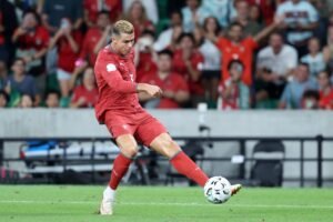 Cristiano Ronaldo é suspenso pela Federação Portuguesa após abandonar seleção