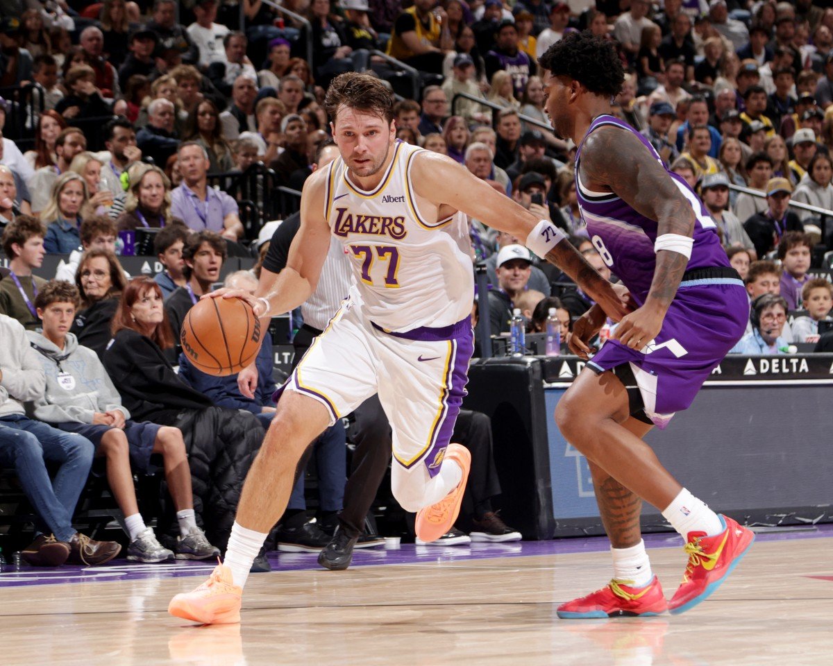 Doncic faz 52 pontos, bate recorde nos Lakers e supera lendas da NBA
