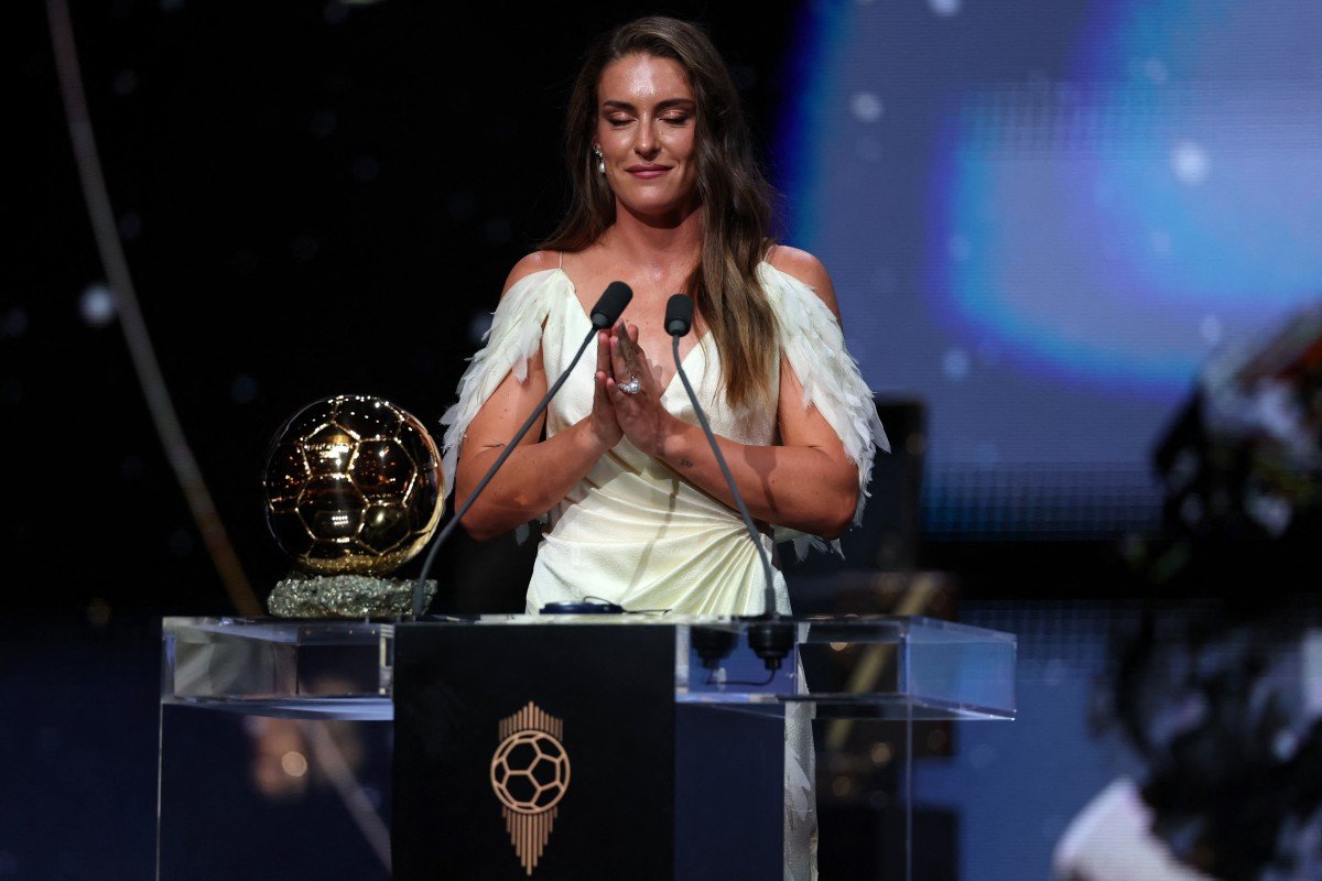 Espanhola Alexia Putellas conquista a Bola de Ouro de 2026
