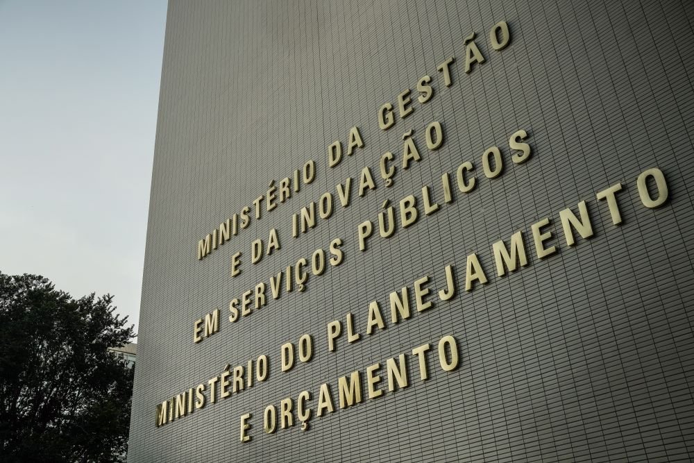 Governo libera R$ 5,2 bilhões para reforçar assistência social e saúde